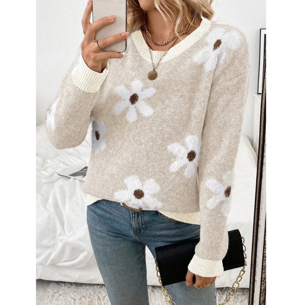 Beige Pullover Sweater Knit Flower Textured Button Front - Picture 4 of 8